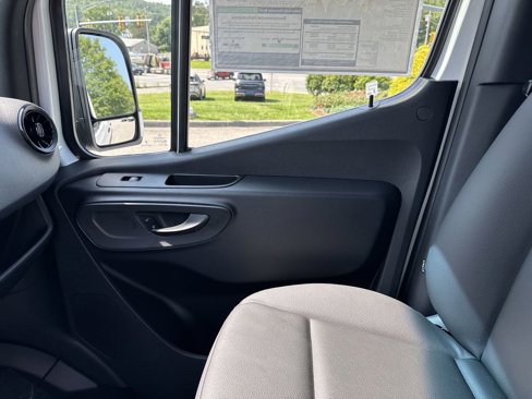 New 2025 Mercedes-Benz Sprinter 2500 image 23
