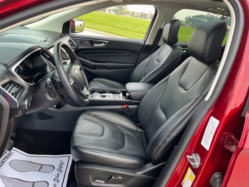 Used 2019 Ford Edge Titanium image 24