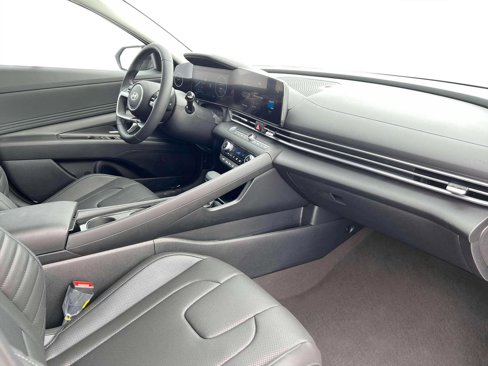 New 2025 Hyundai Elantra Limited image 15