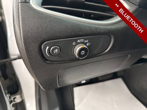 Used 2022 Chevrolet Malibu LT image 9