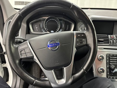Used 2017 Volvo XC60 T6 Dynamic w/ Climate Package image 13