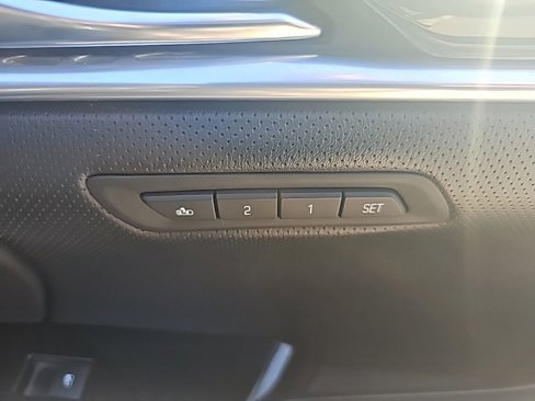 Used 2016 Cadillac XTS Luxury image 13
