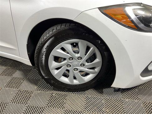 Used 2017 Hyundai Elantra SE image 34