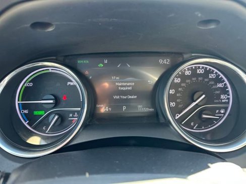 Used 2020 Toyota Camry XLE image 14