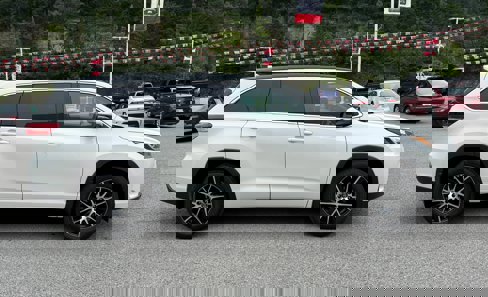 Used 2018 Toyota Highlander AWD V6 image 6