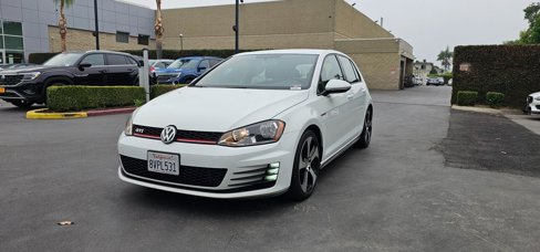 Used 2015 Volkswagen Golf 4-Door image 1