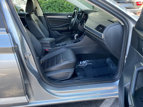 Used 2024 Volkswagen Jetta SE image 30