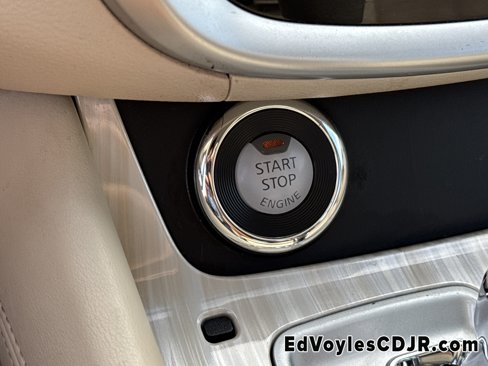 Used 2015 Nissan Murano S image 36