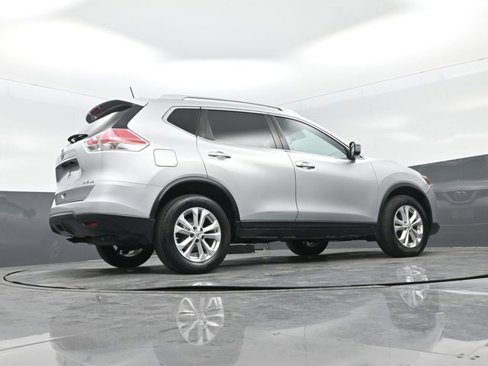 Used 2016 Nissan Rogue SV image 29