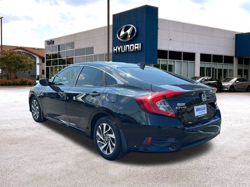 Used 2018 Honda Civic EX image 3