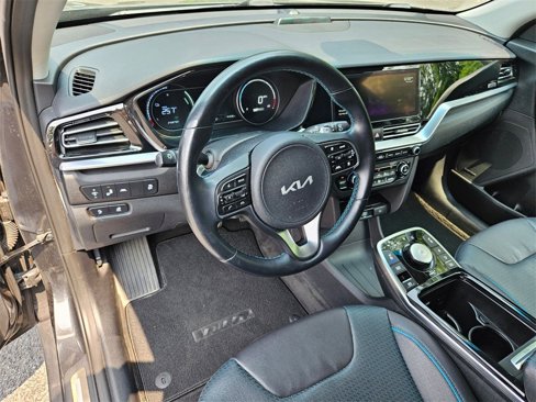 Used 2022 Kia Niro EX Premium w/ Cold Weather Package image 9