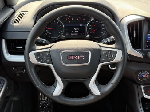 Used 2024 GMC Terrain SLT image 15