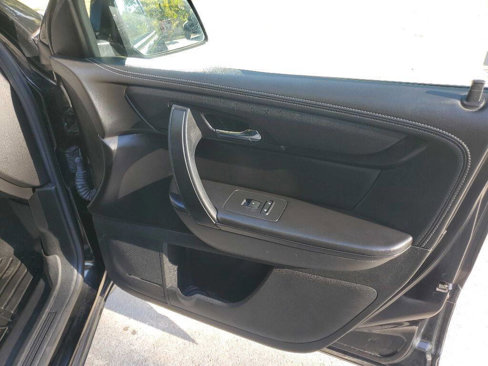 Used 2017 Chevrolet Traverse LT image 33