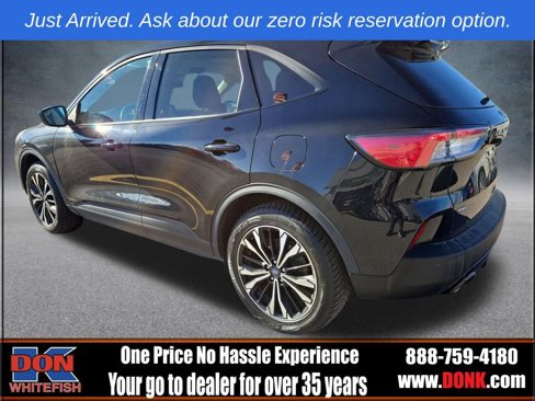 Used 2021 Ford Escape SE w/ SE Sport Appearance Package image 4