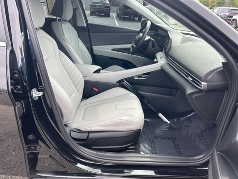 Used 2023 Hyundai Elantra Limited image 22