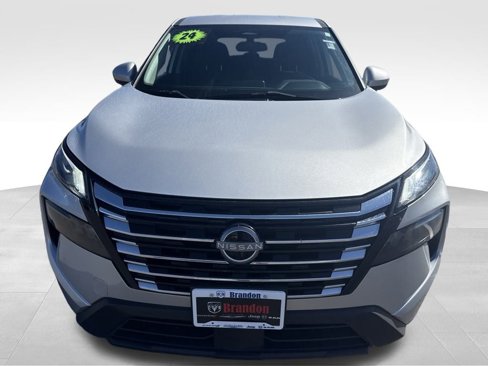 Used 2024 Nissan Rogue SV image 10