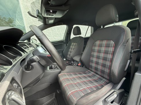 Used 2017 Volkswagen GTI S image 8