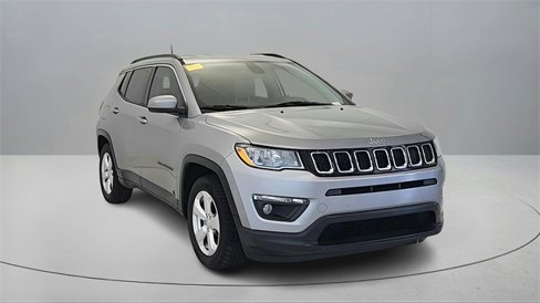 Used 2018 Jeep Compass Latitude image 1