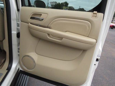 Used 2011 Cadillac Escalade ESV Premium image 37