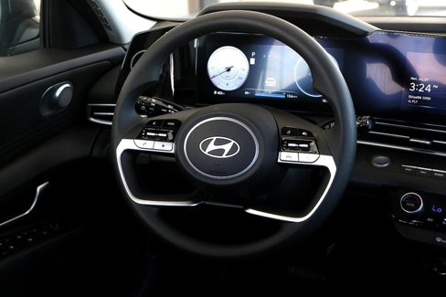 Used 2024 Hyundai Elantra SEL image 22