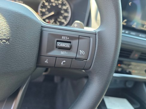 New 2025 Nissan Rogue S image 28