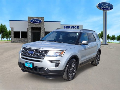 Used 2019 Ford Explorer XLT w/ Equipment Group 202A image 3