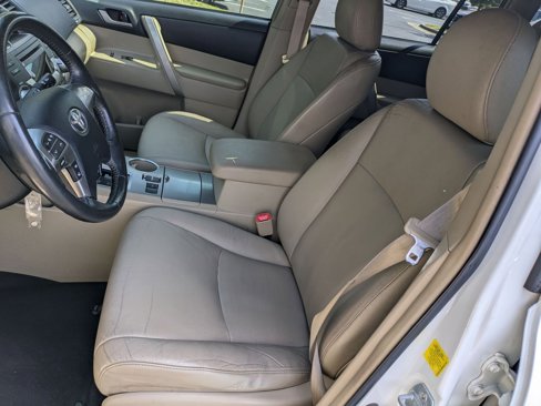 Used 2011 Toyota Highlander 2WD image 17