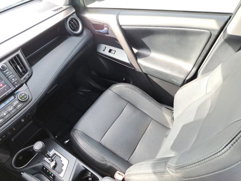 Used 2018 Toyota RAV4 XLE image 13