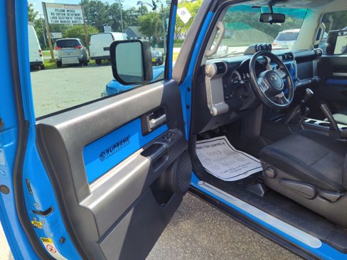 Used 2007 Toyota FJ Cruiser 4WD image 12