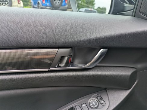 Used 2022 Honda Accord Sport image 12