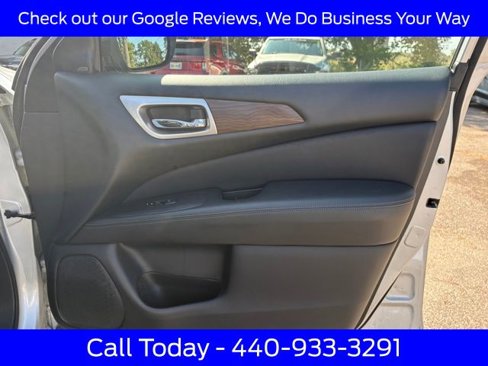 Used 2020 Nissan Pathfinder Platinum image 37