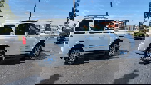 Used 2015 Nissan Armada Platinum w/ 2nd Row Captain Seat Package image 9