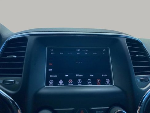 Used 2018 Jeep Grand Cherokee Laredo image 23
