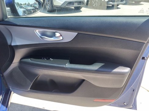 Used 2023 Kia Forte LXS image 16