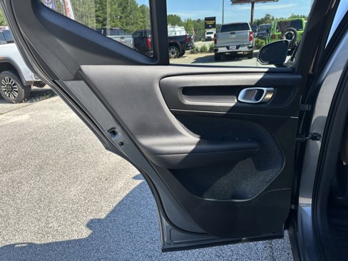 Used 2019 Volvo XC40 T5 Momentum image 22