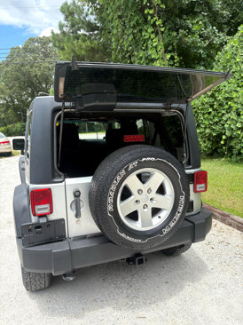 Used 2011 Jeep Wrangler Unlimited Sport image 10
