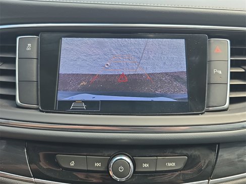 Used 2020 Buick Enclave Essence image 15