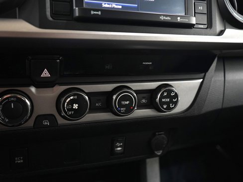 Used 2016 Toyota Tacoma SR5 image 20