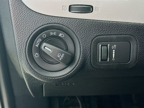 Used 2019 Dodge Journey SE image 10