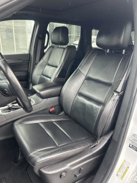 Used 2022 Jeep Grand Cherokee Limited image 8