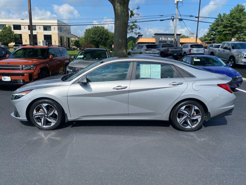Certified 2023 Hyundai Elantra Limited w/ Preferred Accessory Package image 7
