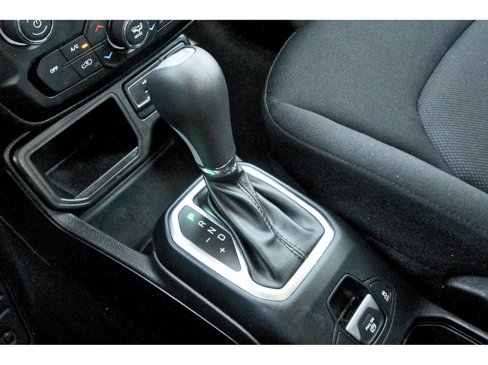 Used 2021 Jeep Renegade Sport image 28