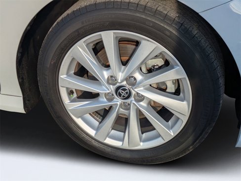 Used 2022 Toyota Camry LE image 11