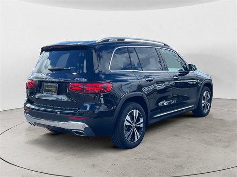 Used 2025 Mercedes-Benz GLB 250 4MATIC image 5