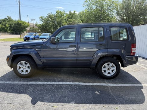 Used 2008 Jeep Liberty Sport image 2