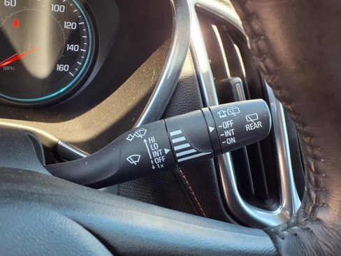 Used 2018 Chevrolet Equinox Premier image 25