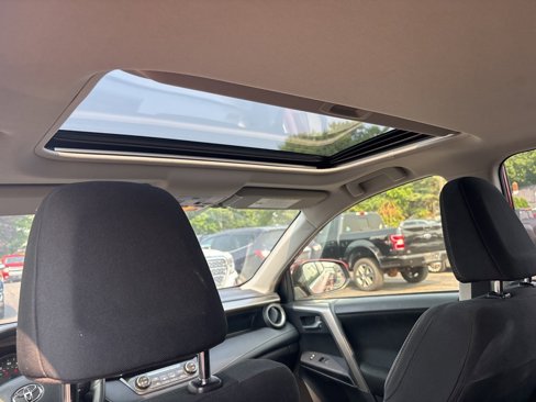 Used 2015 Toyota RAV4 XLE image 10