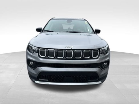 Used 2022 Jeep Compass Limited image 11