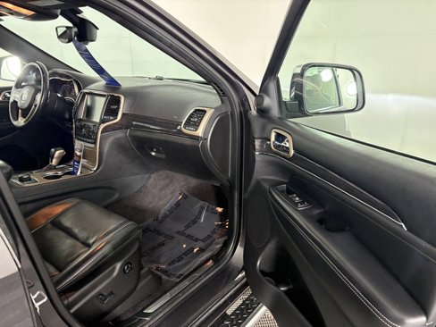 Used 2017 Jeep Grand Cherokee Overland image 35