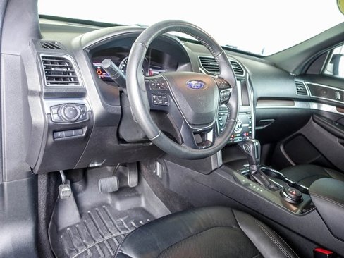 Used 2019 Ford Explorer Limited image 2